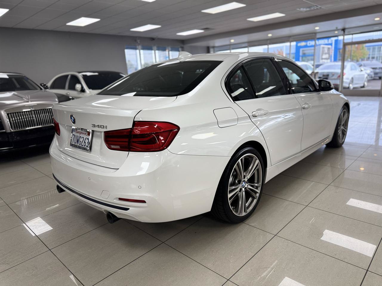 Used 2016 BMW 340i Sedan RWD image 2