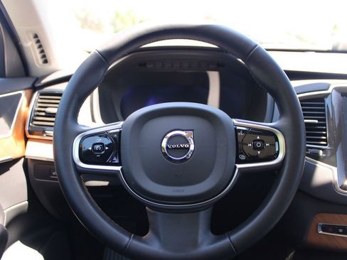Used 2025 Volvo XC90 B6 Plus AWD/4WD image 19