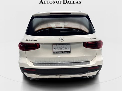 Used 2025 Mercedes-Benz GLB 250 4MATIC image 7