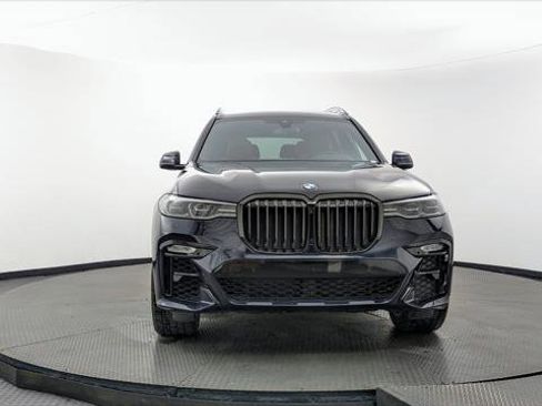 Used 2022 BMW X7 xDrive40i w/ M Sport Package AWD/4WD image 12