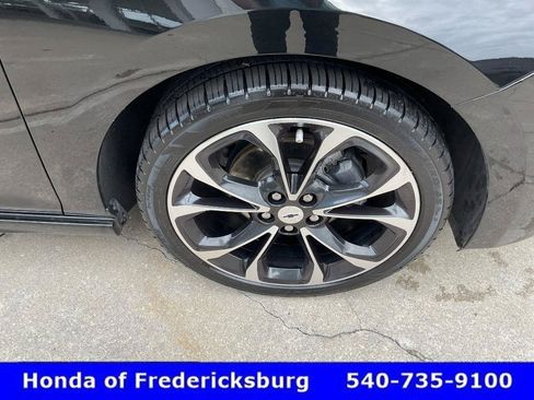 Used 2019 Chevrolet Cruze Diesel w/ Sun And Sound Package FWD image 13
