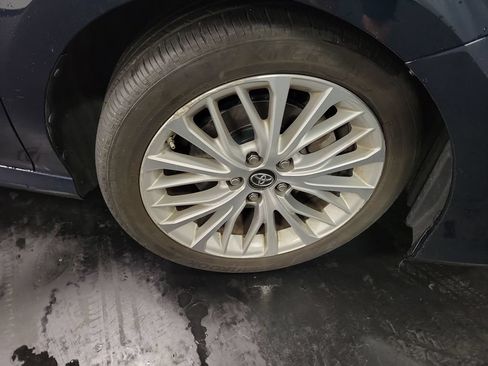 Used 2019 Toyota Camry XLE FWD image 10