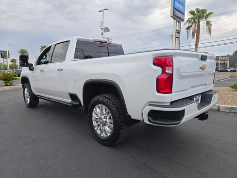 Used 2022 Chevrolet Silverado 2500 High Country w/ Z71 Off-Road Package AWD/4WD image 4