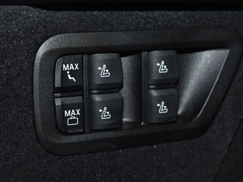 Certified 2024 BMW X7 M60i w/ Executive Package image 32