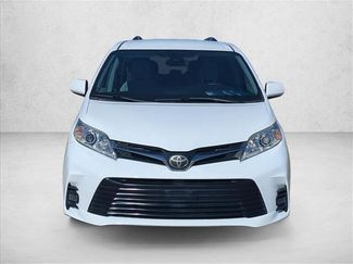 Used 2018 Toyota Sienna LE video 2
