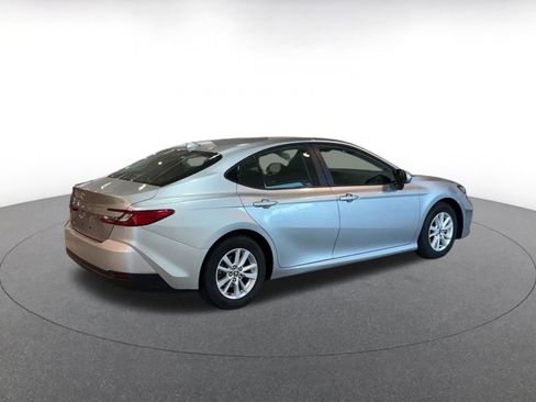 Used 2025 Toyota Camry LE image 15