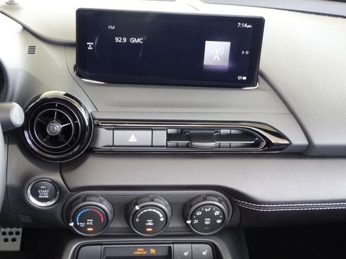 New 2026 MAZDA MX-5 Miata Club w/ Interior Package RWD image 16