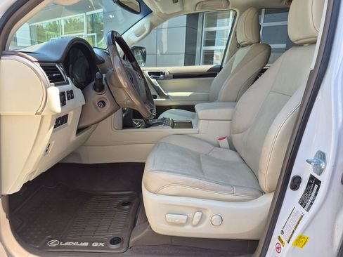 Used 2019 Lexus GX 460 Premium w/ Premium Package AWD/4WD image 15