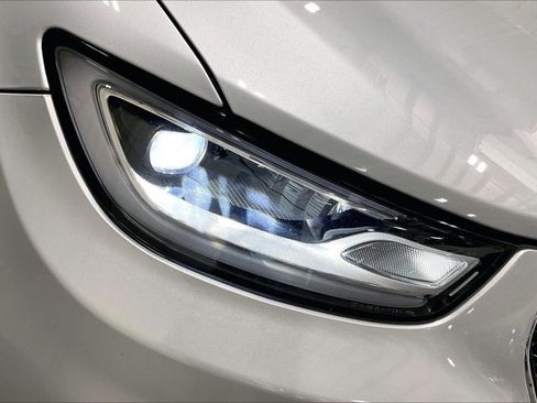 Used 2024 Chrysler Pacifica Touring-L FWD image 29
