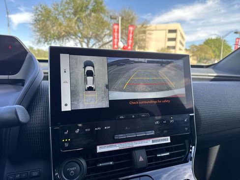 Used 2023 Toyota bZ4X Limited image 28