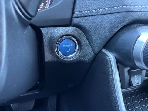 Used 2022 Toyota RAV4 XLE image 22