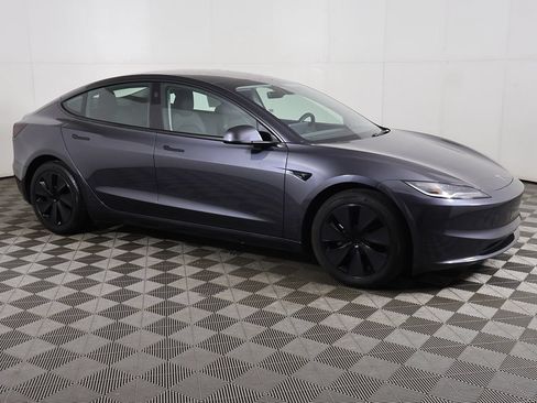 Used 2024 Tesla Model 3 Long Range RWD image 17