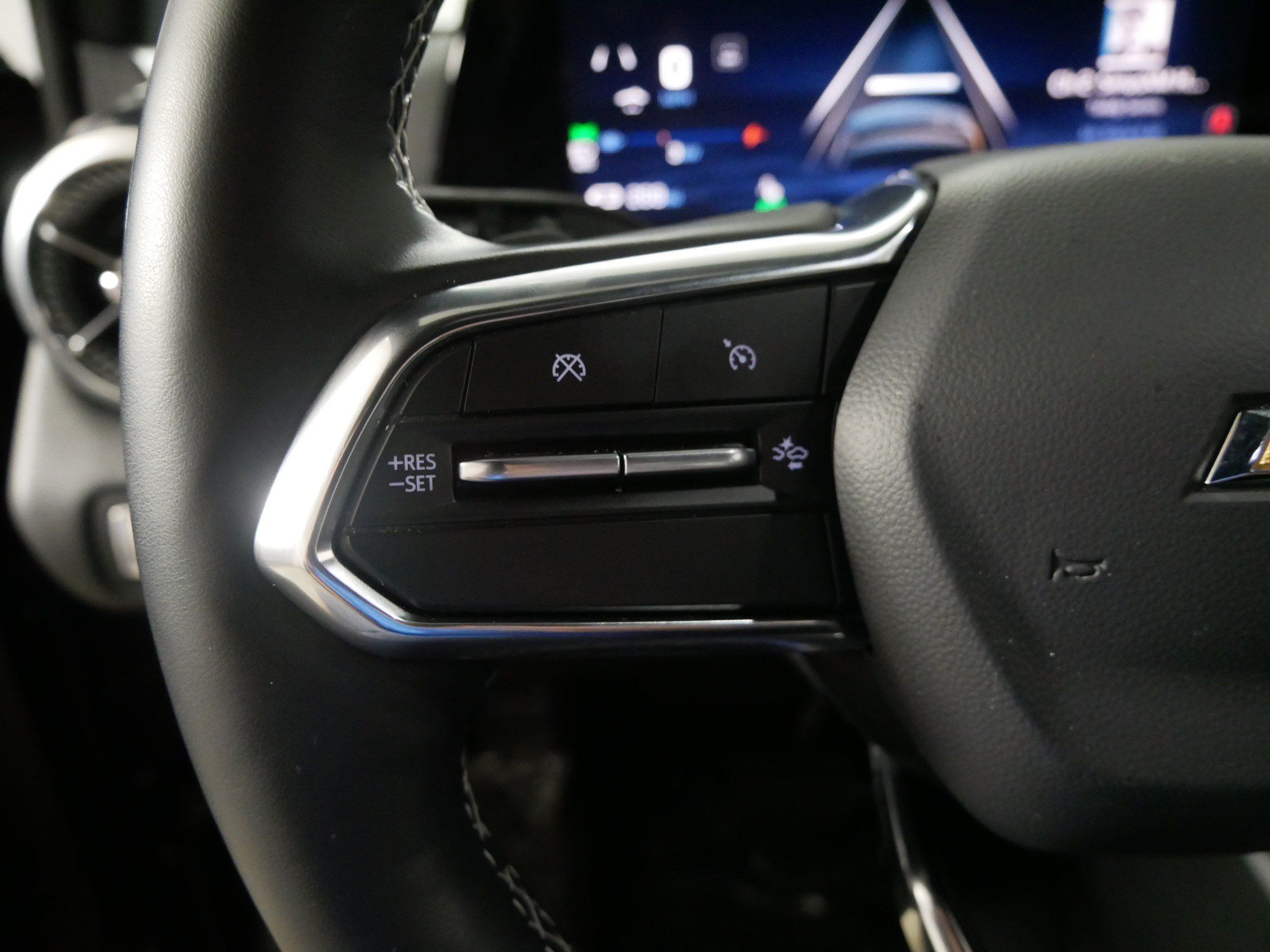 Used 2024 Chevrolet Blazer EV LT AWD/4WD image 27