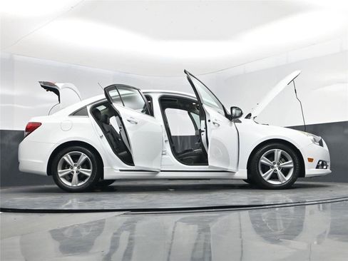 Used 2013 Chevrolet Cruze LT w/ RS Package image 23