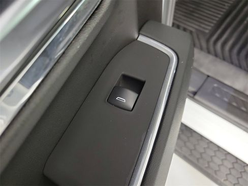 Used 2024 Chevrolet Silverado 1500 LT image 13