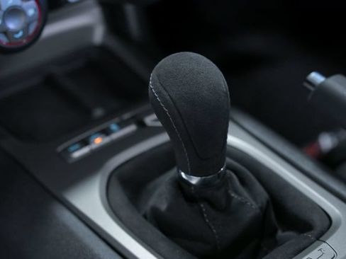 Used 2015 Chevrolet Camaro Z/28 RWD image 49
