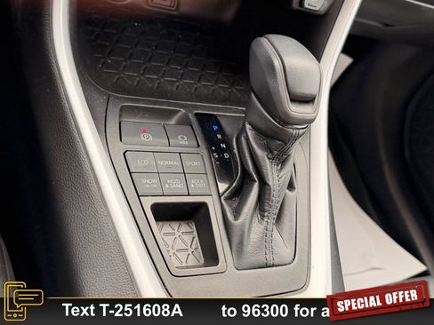 Used 2020 Toyota RAV4 XLE image 22