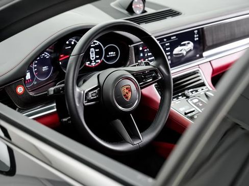 Certified 2023 Porsche Panamera 4 Platinum Edition AWD/4WD image 9