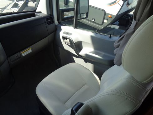 Used 2015 Mercedes-Benz Sprinter 3500 image 11