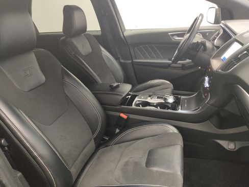 Used 2020 Ford Edge ST image 21