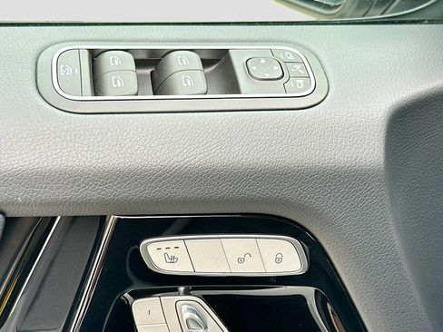 Used 2024 Mercedes-Benz G 550 image 18