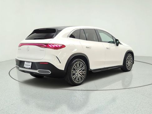 Certified 2023 Mercedes-Benz EQE 500 4MATIC SUV w/ Exclusive Trim Package image 5