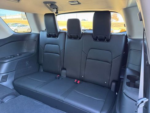 Used 2025 Nissan Pathfinder SL w/ Cargo Package image 14