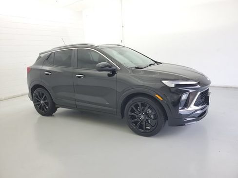 Used 2025 Buick Encore GX Sport Touring w/ Experience Buick Package FWD image 4