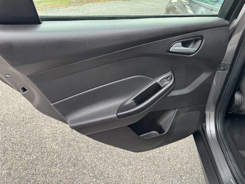 Used 2012 Ford Focus SE image 39