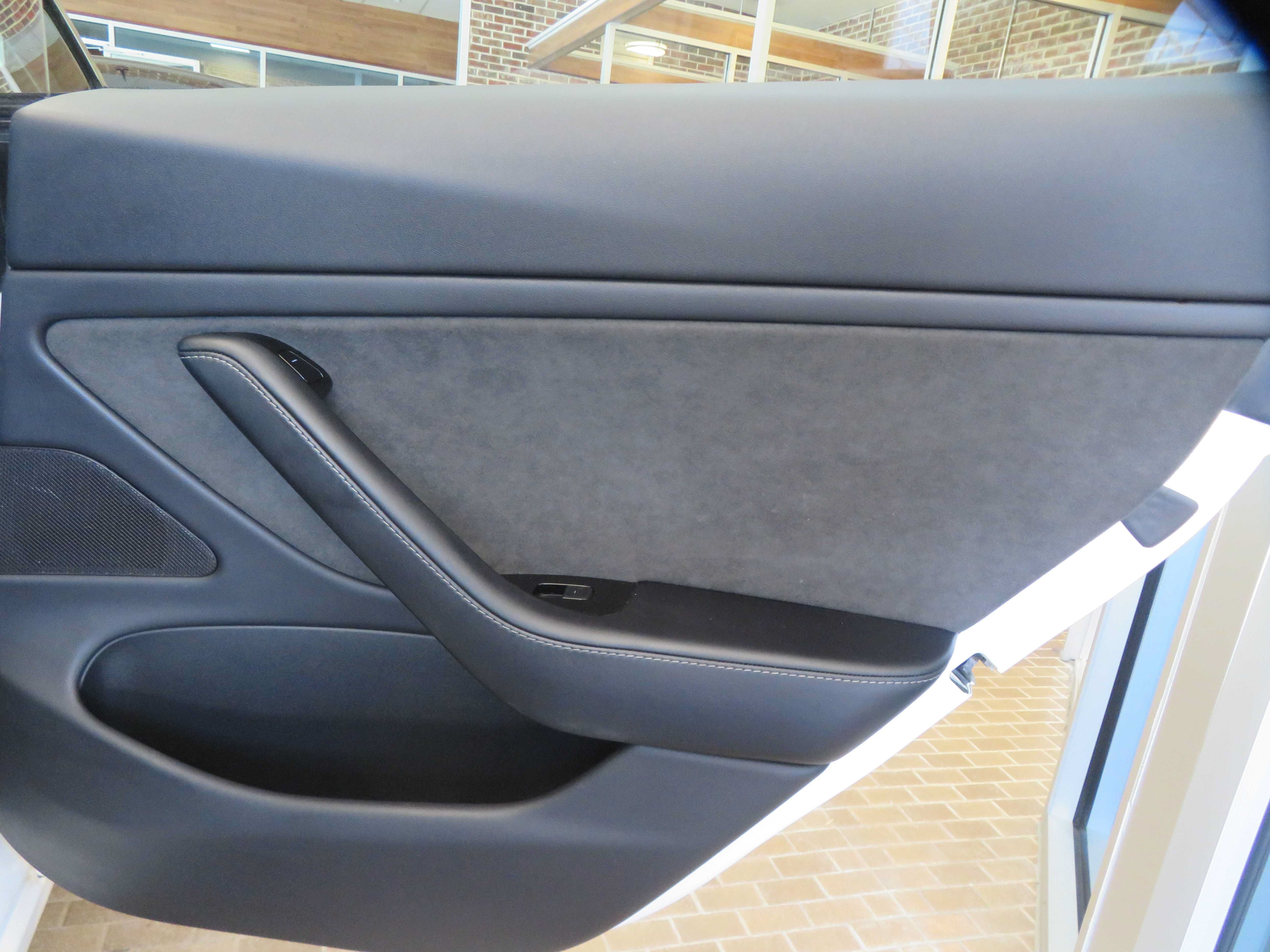 Used 2018 Tesla Model 3 Long Range AWD/4WD image 21