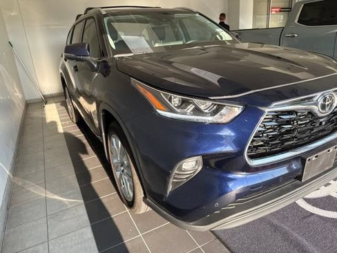 Certified 2026 Toyota Highlander Limited AWD/4WD image 4