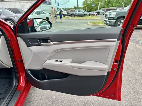 Used 2019 Hyundai Elantra Value Edition FWD image 17