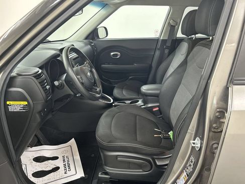 Used 2019 Kia Soul + FWD image 9