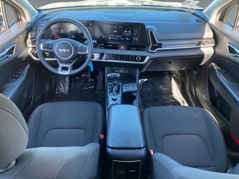 Used 2024 Kia Sportage LX image 10