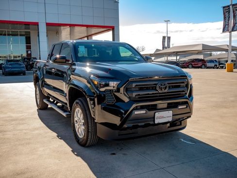 Used 2025 Toyota Tacoma SR5 image 40