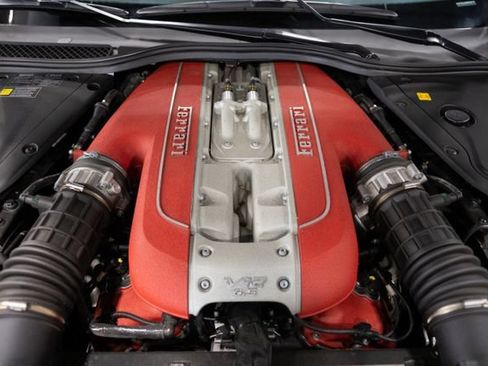 Used 2019 Ferrari 812 Superfast RWD image 36