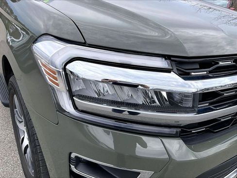 Used 2024 Ford Expedition Limited image 32