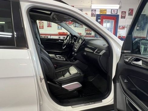 Used 2018 Mercedes-Benz GLS 550 4MATIC image 9
