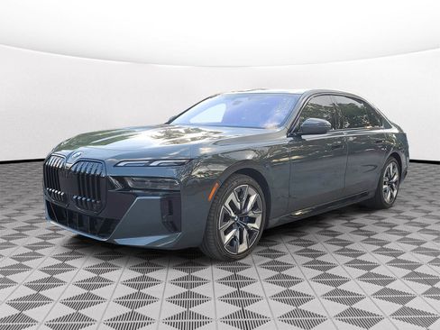 Certified 2023 BMW 740i RWD image 3