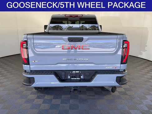 Used 2024 GMC Sierra 2500 AT4 w/ Technology Package AWD/4WD image 6