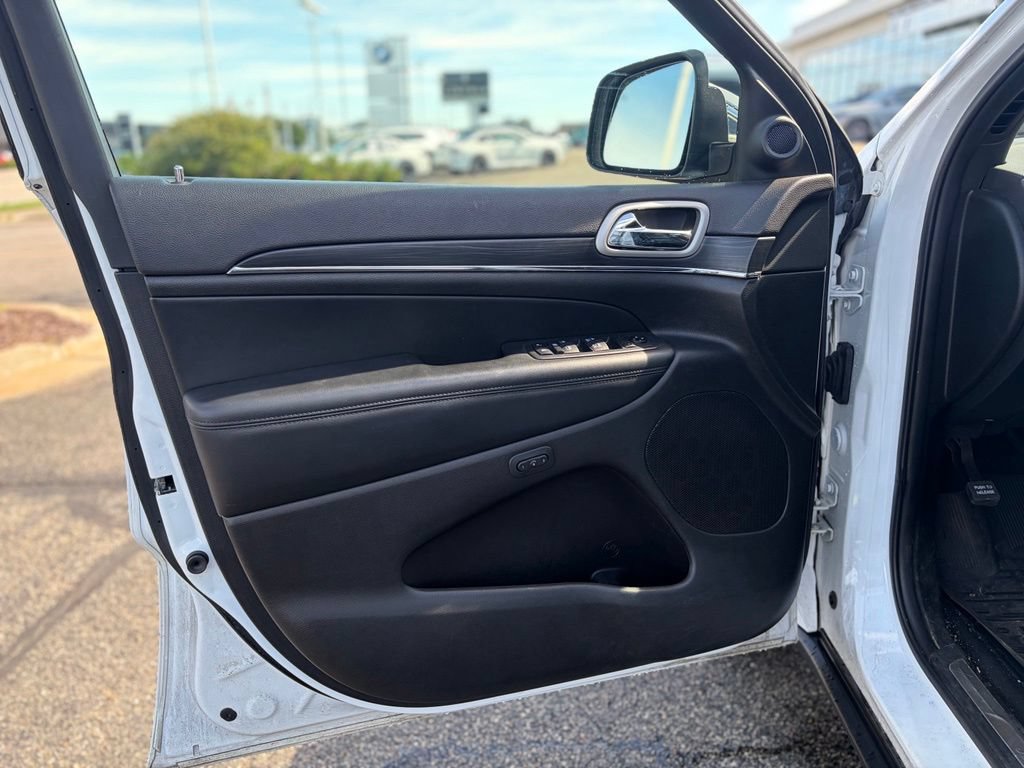 Used 2020 Jeep Grand Cherokee Limited AWD/4WD image 19