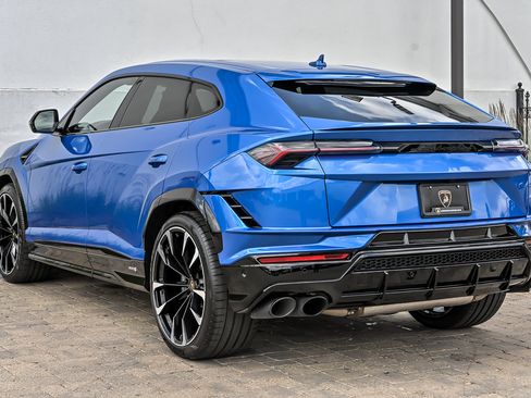 Used 2023 Lamborghini Urus S AWD/4WD image 11