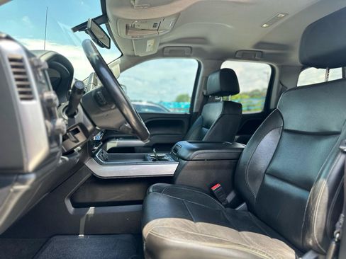 Used 2017 Chevrolet Silverado 1500 LTZ Z71 w/ LTZ Plus Package AWD/4WD image 9