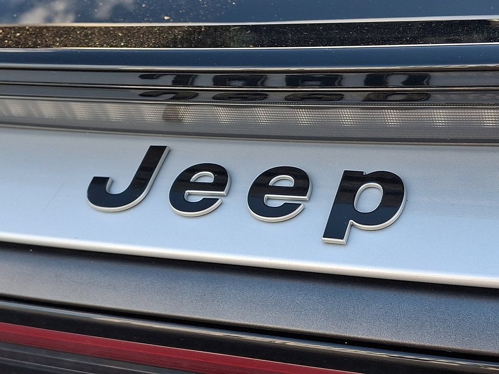 Used 2025 Jeep Wagoneer S Launch Edition AWD/4WD image 33