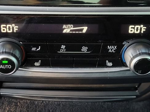 Used 2020 BMW 740i w/ Cold Weather Package image 34