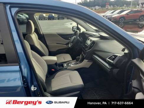 Used 2023 Subaru Forester Premium AWD/4WD image 11