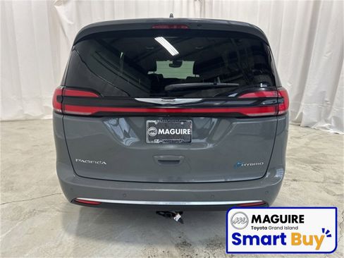 Used 2022 Chrysler Pacifica Touring-L image 31