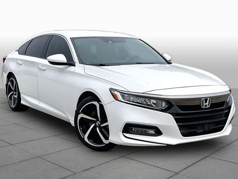 Used 2018 Honda Accord Sport image 3
