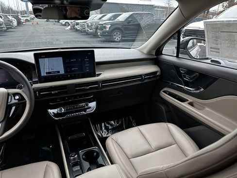 Certified 2024 Lincoln Corsair AWD w/ Equipment Group 101A image 17