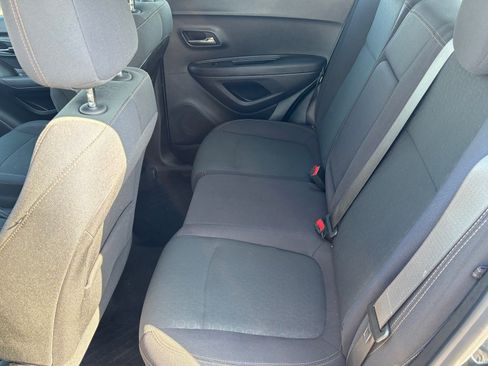 Used 2019 Chevrolet Trax LS FWD image 27